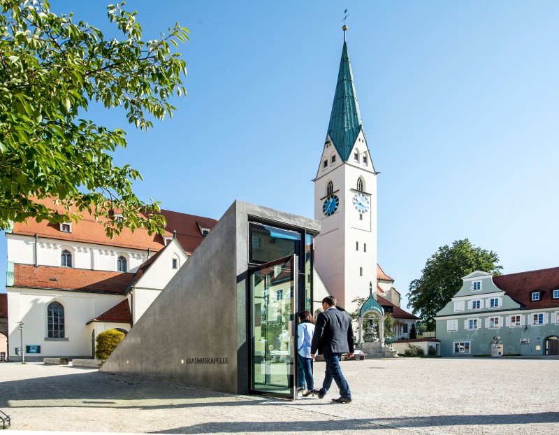 Eingang Erasmuskapelle mit ge&ouml;ffneter T&uuml;r